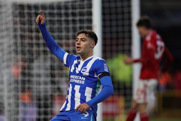 Ιστορική στιγμή για Τζίμα, ντεμπούτο στην αρχική ενδεκάδα της Μπράιτον