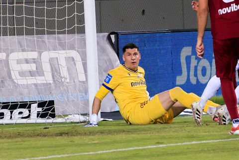 Ο Μελίσσας δέχθηκε κίτρινη κάρτα πριν συμπληρωθεί ένα λεπτό στο ΑΕΛ Novibet - Ατρόμητος