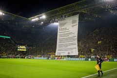 Το ευρηματικό πανό-επιστολή των φίλων της Ντόρτμουντ (pic)