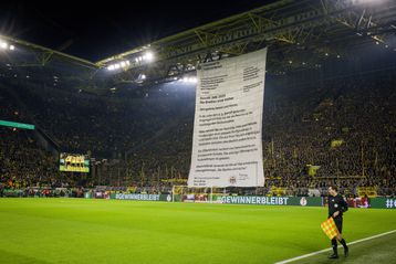 Το ευρηματικό πανό-επιστολή των φίλων της Ντόρτμουντ (pic)