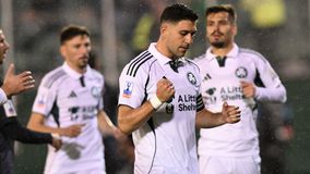 Ο Μπακασέτας ευστόχησε και ο Παναθηναϊκός πανηγύρισε στη βροχερή Λεωφόρο