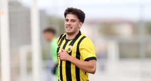 Το προφίλ των 18χρονων Καραργύρη και Ψυρόπουλου που βρίσκονται στην αποστολή της ΑΕΚ