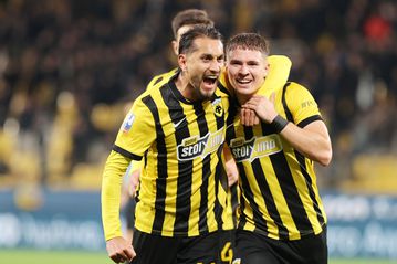 Φουριόζα η ΑΕΚ νίκησε και τον ΟΦΗ και βρίσκεται κοντά στην απευθείας πρόκριση