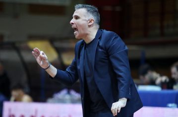 Μέξας: «Δεν ήμασταν συγκεντρωμένοι αμυντικά, ούτε δυνατοί πνευματικά» (vid)