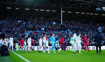 Καθυστέρηση στην έναρξη του αγώνα Φούλαμ - Λίβερπουλ λόγω ιατρικού περιστατικού στις εξέδρες