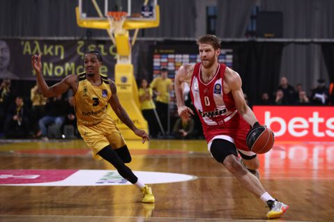 Πέρασε και από το «Nick Galis Hall» ο Ολυμπιακός με σούπερ Ουόκαπ και Χολ