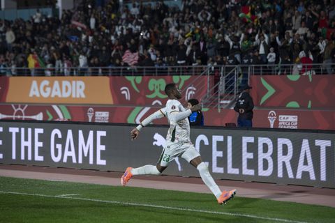 Το Καμερούν λύγισε τη Νότια Αφρική και πήρε το εισιτήριο για τα προημιτελικά - Εκεί θα συναντήσει τον Ελ Κααμπί