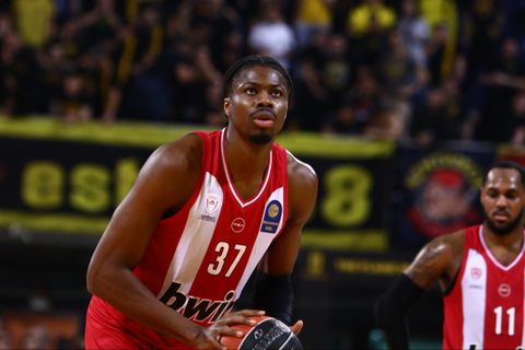 Στο κόλπο για Κώστα Αντετοκούνμπο ο Άρης!