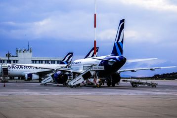 Σοβαρό πρόβλημα στο FIR Αθηνών, αδύνατες οι προσγειώσεις και απογειώσεις στα ελληνικά αεροδρόμια λόγω τεχνικού ζητήματος στις ραδιοσυχνότητες