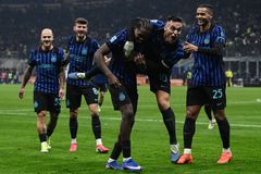 Η Ίντερ διατήρησε την κορυφή λυγίζοντας την Μπολόνια του Λυκογιάννη που είχε ασίστ
