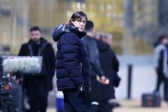 Αλμέιδα: «Μακάρι να έχω πάντα τον πονοκέφαλο σχετικά με τους επιθετικούς...»