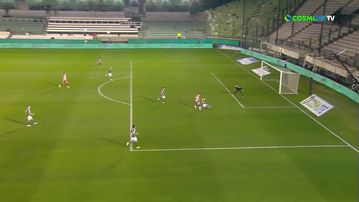 Το έγκαιρο τάκλιν του Γέντβαϊ λίγο πριν σουτάρει ο Ναβάρο