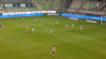 Μεγάλη ευκαιρία για τον Ολυμπιακό με κεφαλιά του Ροντινέι