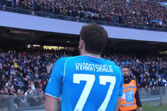 O Κβαρατσχέλια... ξελάσπωσε με γκολάρα τη Νάπολι λίγο πριν το φινάλε