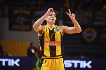 «Τρέχει» για το Final 8 του Κυπέλλου Ελλάδας ο Φλιώνης στην ΑΕΚ