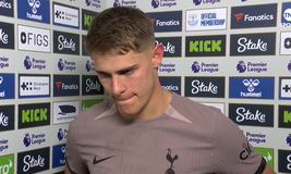 Έφτασε στην Premier League χωρίς να κάνει θόρυβο και σήμερα είναι ένας από τους καλύτερους αμυντικούς της Τότεναμ