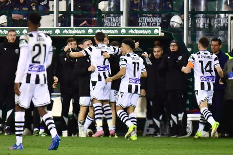 Ο Γιακουμάκης με εκτέλεση πέναλτι έδωσε το προβάδισμα στον ΠΑΟΚ (vid)