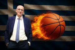 «Κάτι σάπιο υπάρχει στο Βασίλειο της Δανιμαρκίας» με τη «μπόχα και δυσοσμία» να πλημμυρίζουν την εξουσία του Ελληνικού μπάσκετ! Ο αφανής ιδιοκτήτης, τα μηνύματα με GM και προπονητή, η κατάχρηση εξουσίας, η κατασκευή κατηγοριών και ο αθέμιτος ανταγωνισμός!