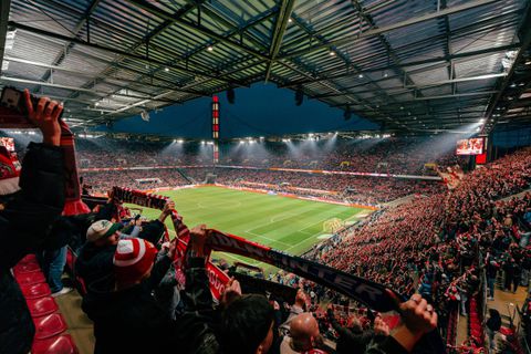 Το Youth League γνώρισε βραδιά… Champions με 50.000 στις εξέδρες - Ποια ομάδα έκανε το ιστορικό ρεκόρ