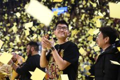 «Κιτρίνισε» το Αλεξάνδρειο - Η αντίδραση του Σιάο (vid)