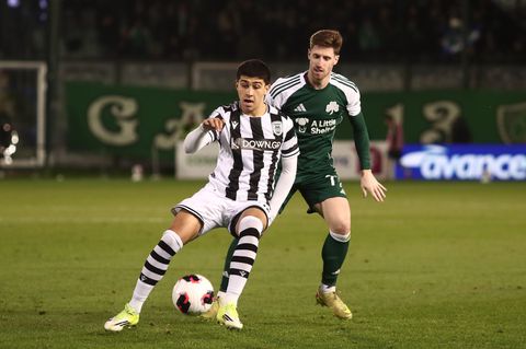 Ανησυχία στον ΠΑΟΚ με Χατσίδη, αποχώρησε με πρόβλημα τραυματισμού