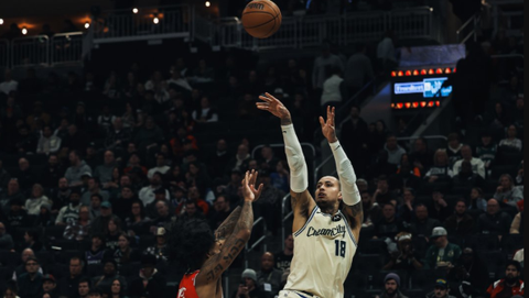 Επιτέλους νίκη για Μπακς που διέλυσαν τους Μπουλς