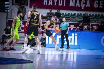 ΑΕΚ, η βασίλισσα των ανατροπών στο BCL - Ο clutch Χαραλαμπόπουλος «μιλά» όταν η μπάλα καίει