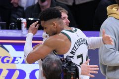 Επιμένουν για Γιάννη Αντετοκούνμπο οι Ουόριορς