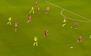 Η Άρσεναλ ισοπέδωσε με εξάρα τη Σέφιλντ Γιουνάιτεντ και παρέμεινε σε απόσταση αναπνοής από την κορυφή