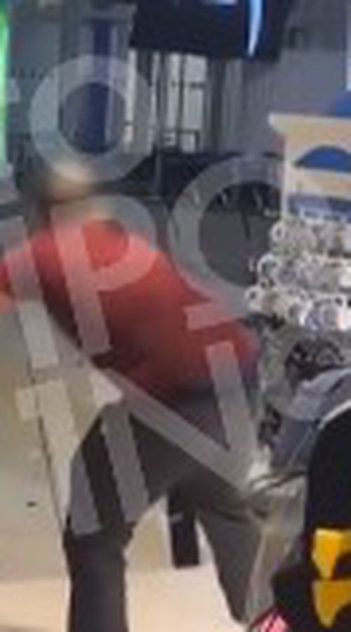 Έξαλλος επιβάτης τα «έσπασε» όλα στο αεροδρόμιο «Ελ. Βενιζέλος» - Τα έκανε.... γυαλιά καρφιά σε Duty Free, δείτε βίντεο