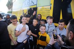 Χαμός στον Βόλο για την άφιξη της αποστολής της ΑΕΚ αλλά και για ένα εισιτήριο (gallery)