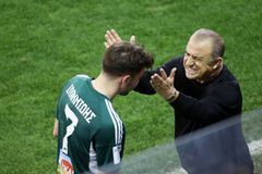 Ο φοβερός διάλογος του Ιωαννίδη με τον Τερίμ: «Όχι, όχι κόουτς μη με βγάλεις» - «Δεν είχα σκοπό Φώτη»