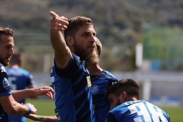 Τα Χανιά «έβαψαν» μπλε το ντέρμπι κορυφής με την Καλλιθέα και... γλυκοκοιτάζουν τη Stoiximan Super League