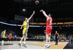 Η άκρως συγκινητική ιστορία πίσω από τη συμμετοχή του Παπανικολάου στο ματς με την Άλμπα και η αποθέωση του Μπαρτζώκα