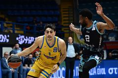 Έβδομη συνεχόμενη νίκη το Περιστέρι, λύγισε τον μαχητικό Κολοσσό