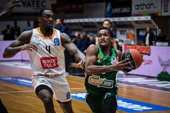 Αποδεκατισμένος, αλλά σοβαρός ο Παναθηναϊκός «διέλυσε» τον Προμηθέα με το μυαλό στην... Ισπανία!