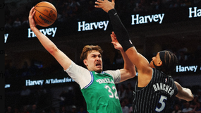 Οι Μάβερικς ηττήθηκαν από τους Μάτζικ παρά την 50αρα του Φλαγκ