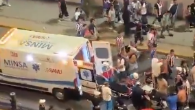 Τραγωδία στο Περού με έναν νεκρό και δεκάδες τραυματίες σε εκδήλωση οπαδών (vid)