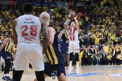 Ο Σλούκας το κορυφαίο νικητήριο σουτ της σεζόν στην Euroleague, τρίτος ο Γιουλ (vid)