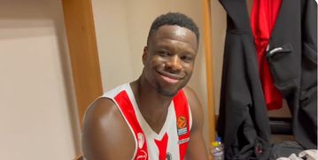 Ολυμπιακός για Φαλ: «Χαμογελάει όταν έχει καλό λόγο» (vid)