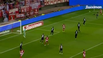 Ο Ελ Κααμπί με θαυμάσια κεφαλιά πέτυχε το 2-1 για τον Ολυμπιακό