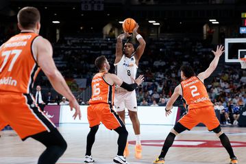 Επιστροφή στις νίκες για τη Ρεάλ μετά τον αποκλεισμό από τον Ολυμπιακό