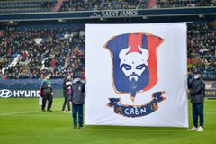 Η μητέρα του Εμπαπέ υπερασπίστηκε τον γιο της: «Θύμωσα όταν του επιτέθηκαν»