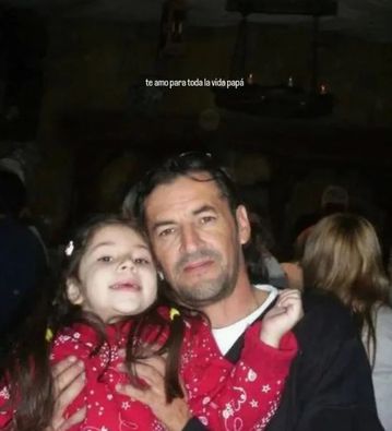 Η τραγική ειρωνεία με την κόρη του οπαδού της Ρίβερ: Ηταν στο γήπεδο αλλά δεν ήξερε για τον θάνατο του πατέρα της (vids)