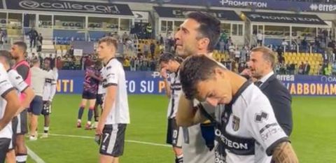Ο Μπουφόν δεν άντεξε και ξέσπασε σε κλάματα μετά την χαμένη ευκαιρία για άνοδο στη Serie A (vid)