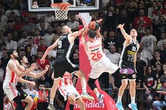 Η φάση που ξεσήκωσε θύελλα παραπόνων στον Ερυθρό Αστέρα και το άστοχο σουτ του Λεντέι που έδωσε τη νίκη στους ερυθρόλευκους (vid)