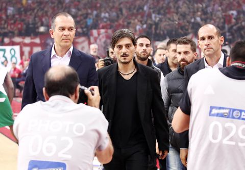 «Όχι άλλες προκλήσεις»: Τι ζητάει η κυβέρνηση από Αγγελόπουλους - Γιαννακόπουλο (vids)
