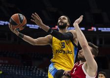 Η Μακάμπι αποχαιρέτησε και τον Τζέιμς Γουέμπ