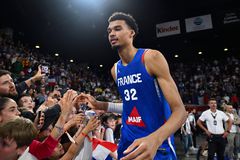 Πόσα καλάθια έβαλε η Τουρκία του Αταμάν με τον Γουεμπανιάμα στο παρκέ!