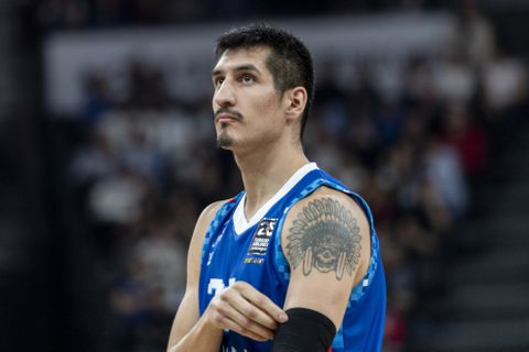 Στην Παρί και επίσημα ο Ντέρεκ Γουίλις